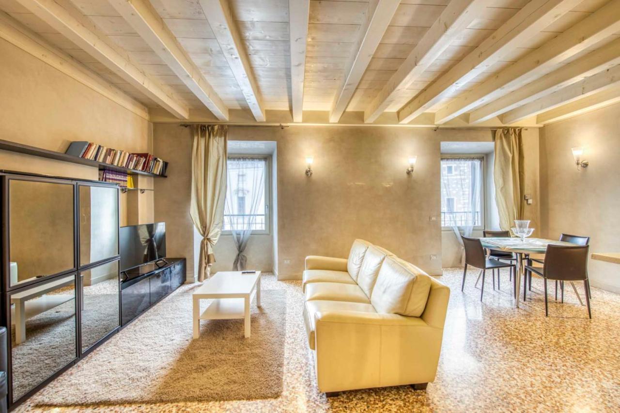 Apartmentsarena - Suite Mercatorum - Piazza Erbe 维罗纳 外观 照片