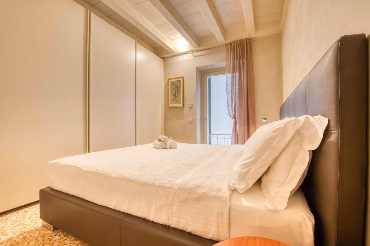 Apartmentsarena - Suite Mercatorum - Piazza Erbe 维罗纳 外观 照片