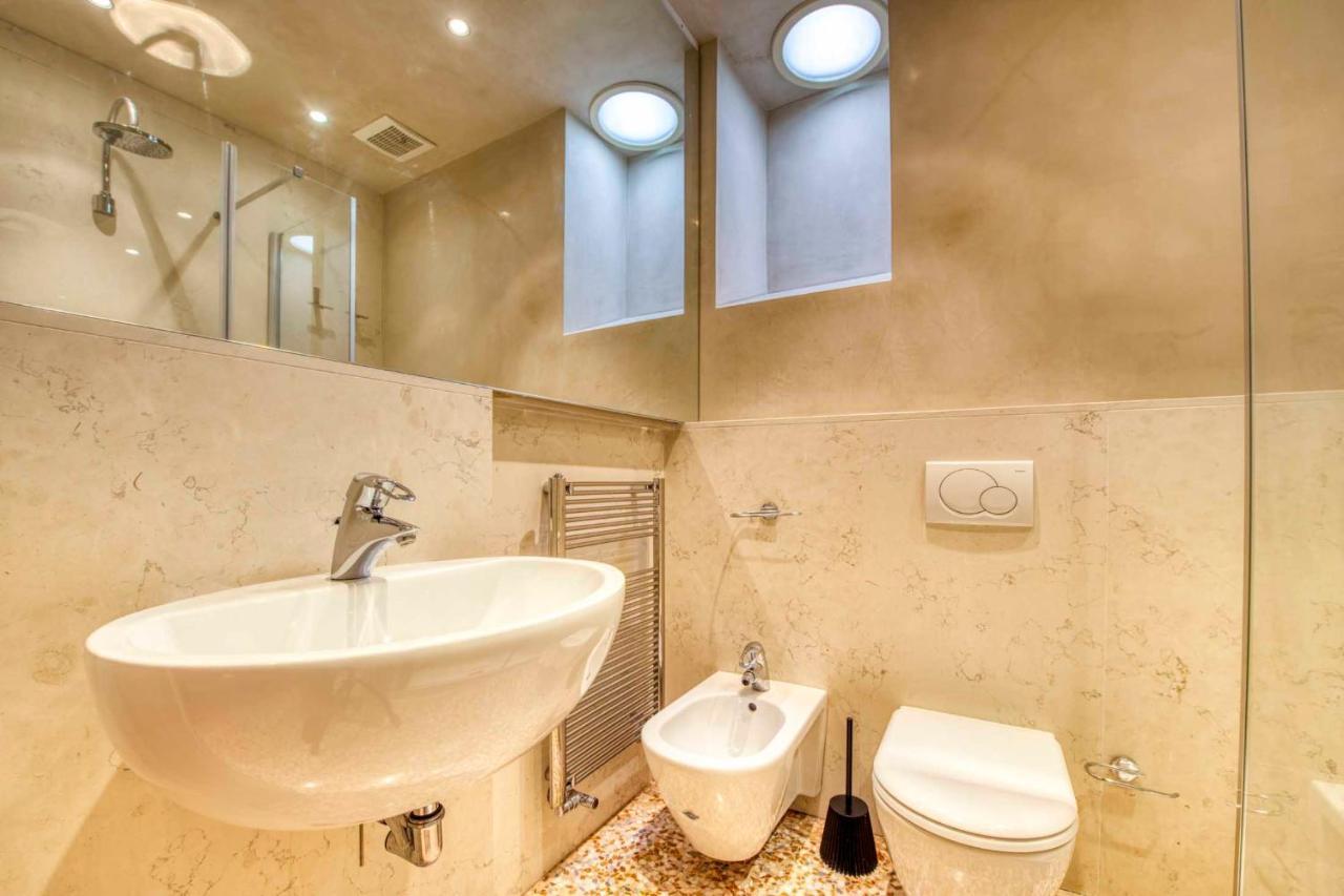Apartmentsarena - Suite Mercatorum - Piazza Erbe 维罗纳 外观 照片