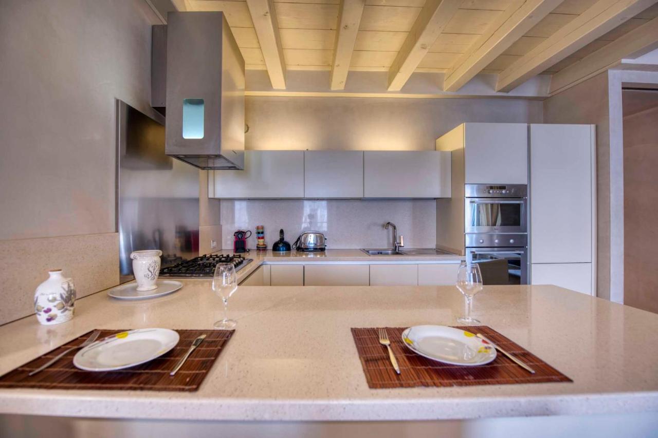 Apartmentsarena - Suite Mercatorum - Piazza Erbe 维罗纳 外观 照片