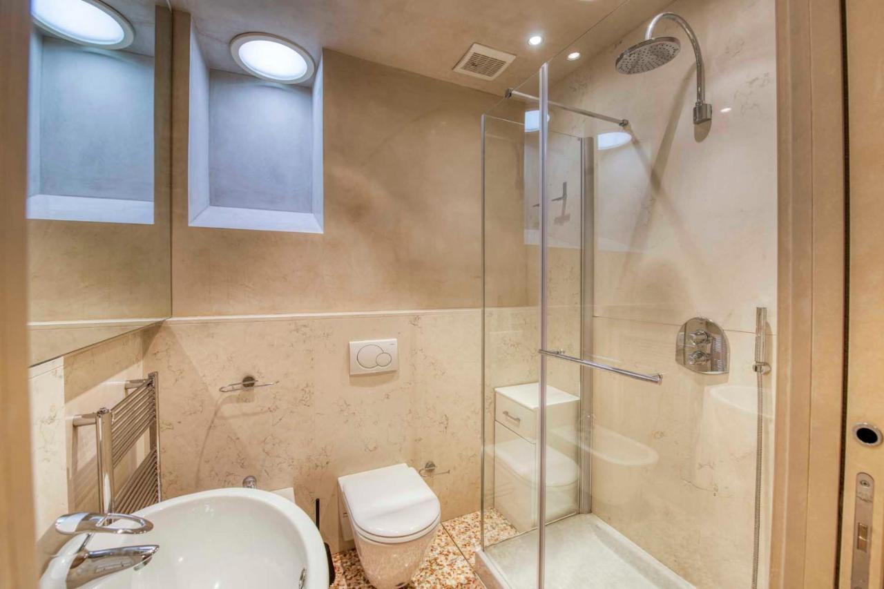 Apartmentsarena - Suite Mercatorum - Piazza Erbe 维罗纳 外观 照片
