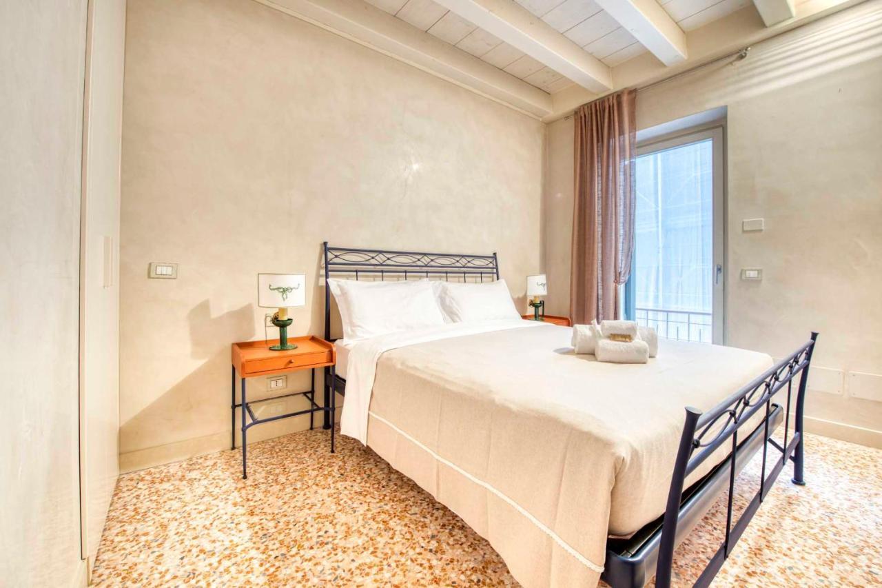 Apartmentsarena - Suite Mercatorum - Piazza Erbe 维罗纳 外观 照片