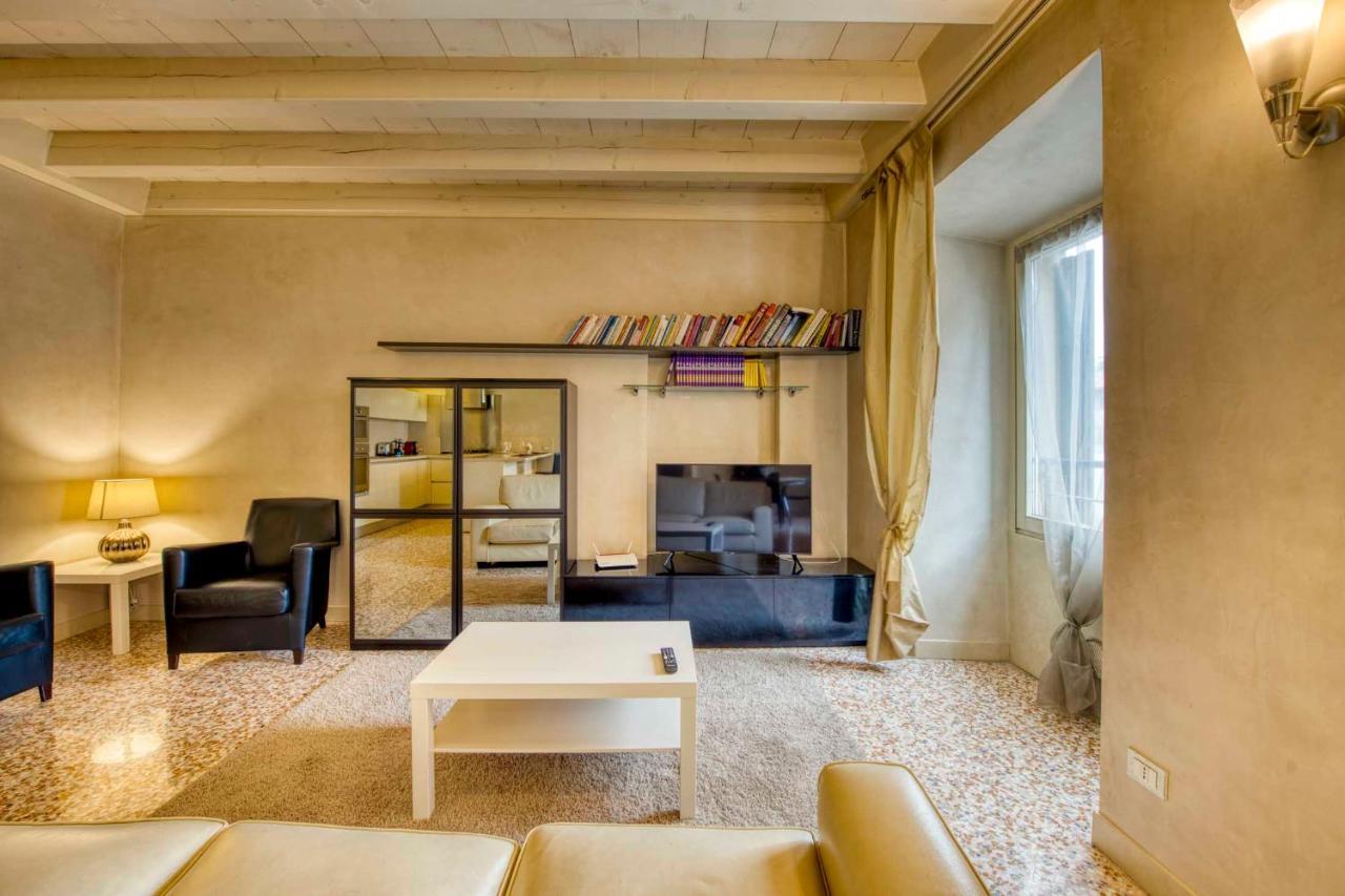 Apartmentsarena - Suite Mercatorum - Piazza Erbe 维罗纳 外观 照片