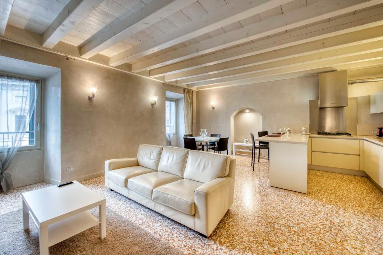 Apartmentsarena - Suite Mercatorum - Piazza Erbe 维罗纳 外观 照片