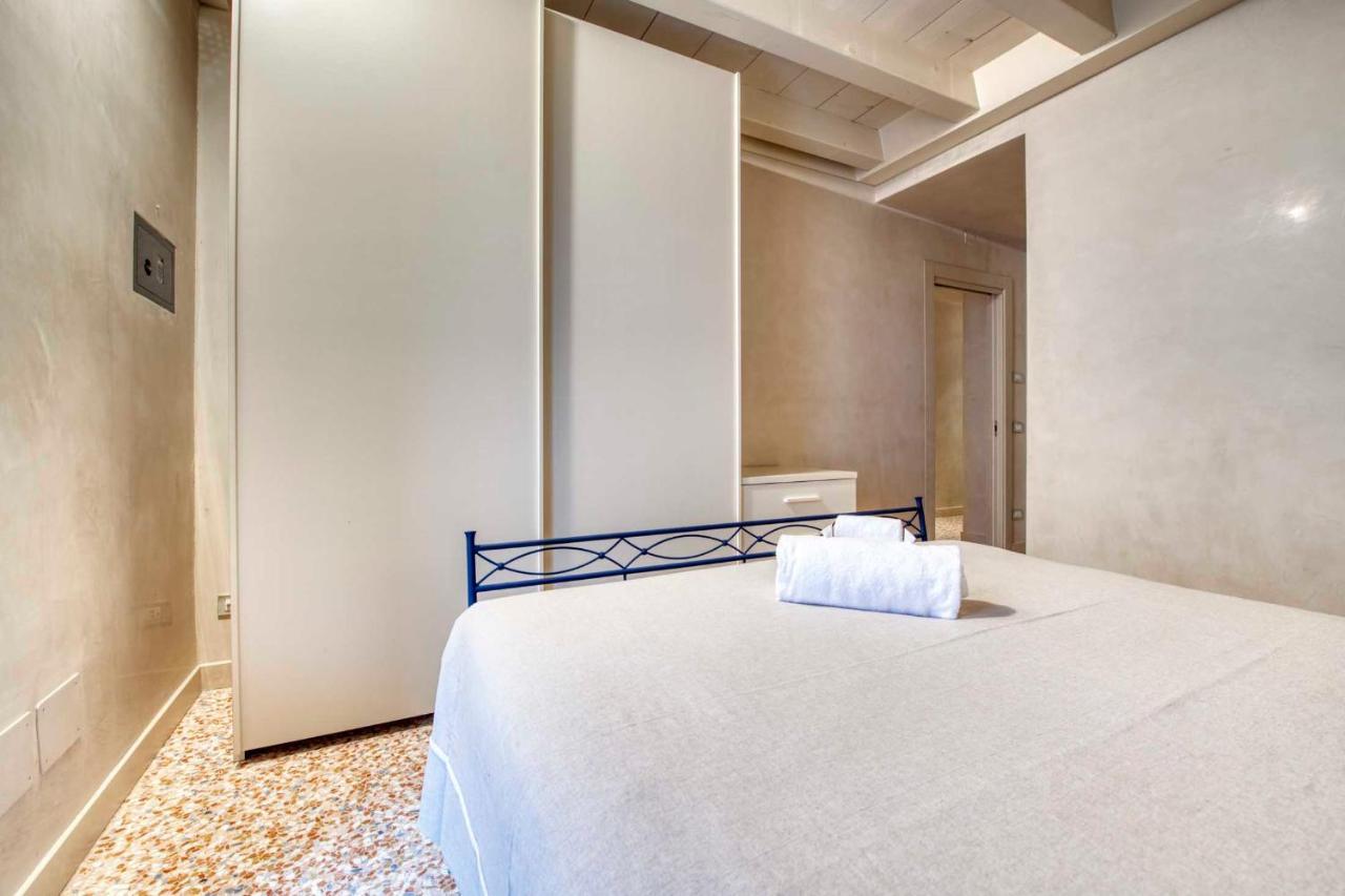 Apartmentsarena - Suite Mercatorum - Piazza Erbe 维罗纳 外观 照片