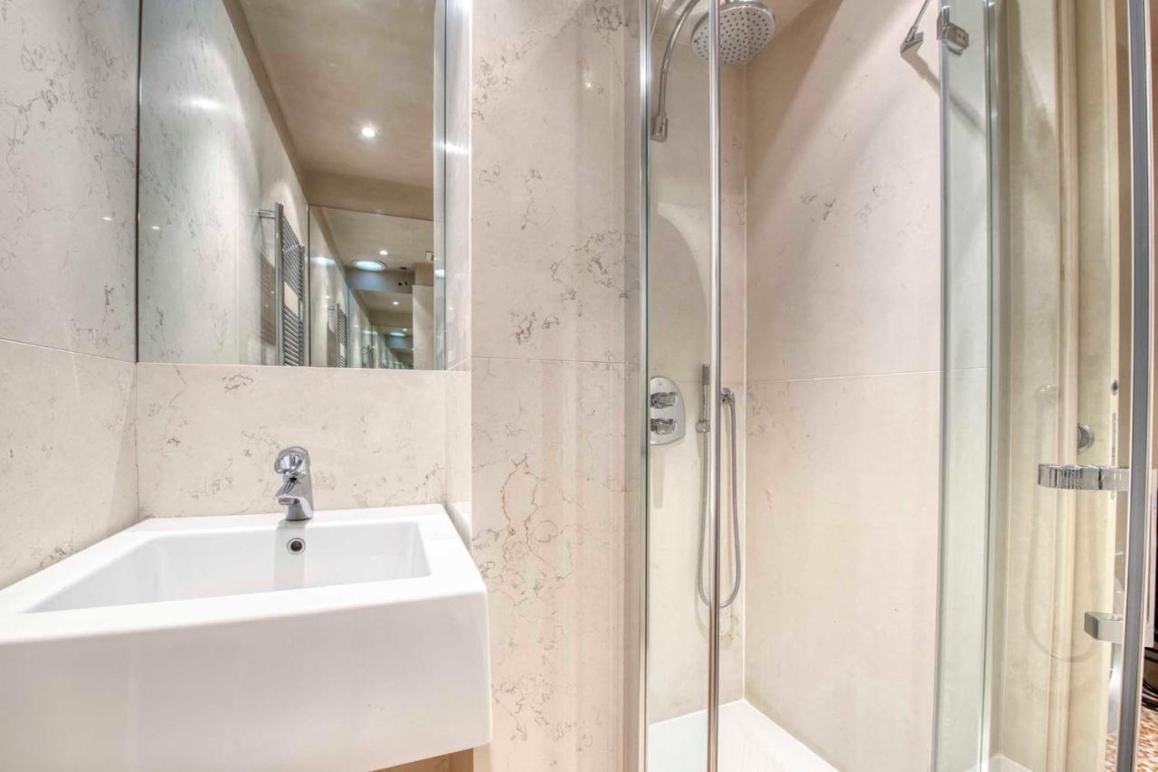 Apartmentsarena - Suite Mercatorum - Piazza Erbe 维罗纳 外观 照片
