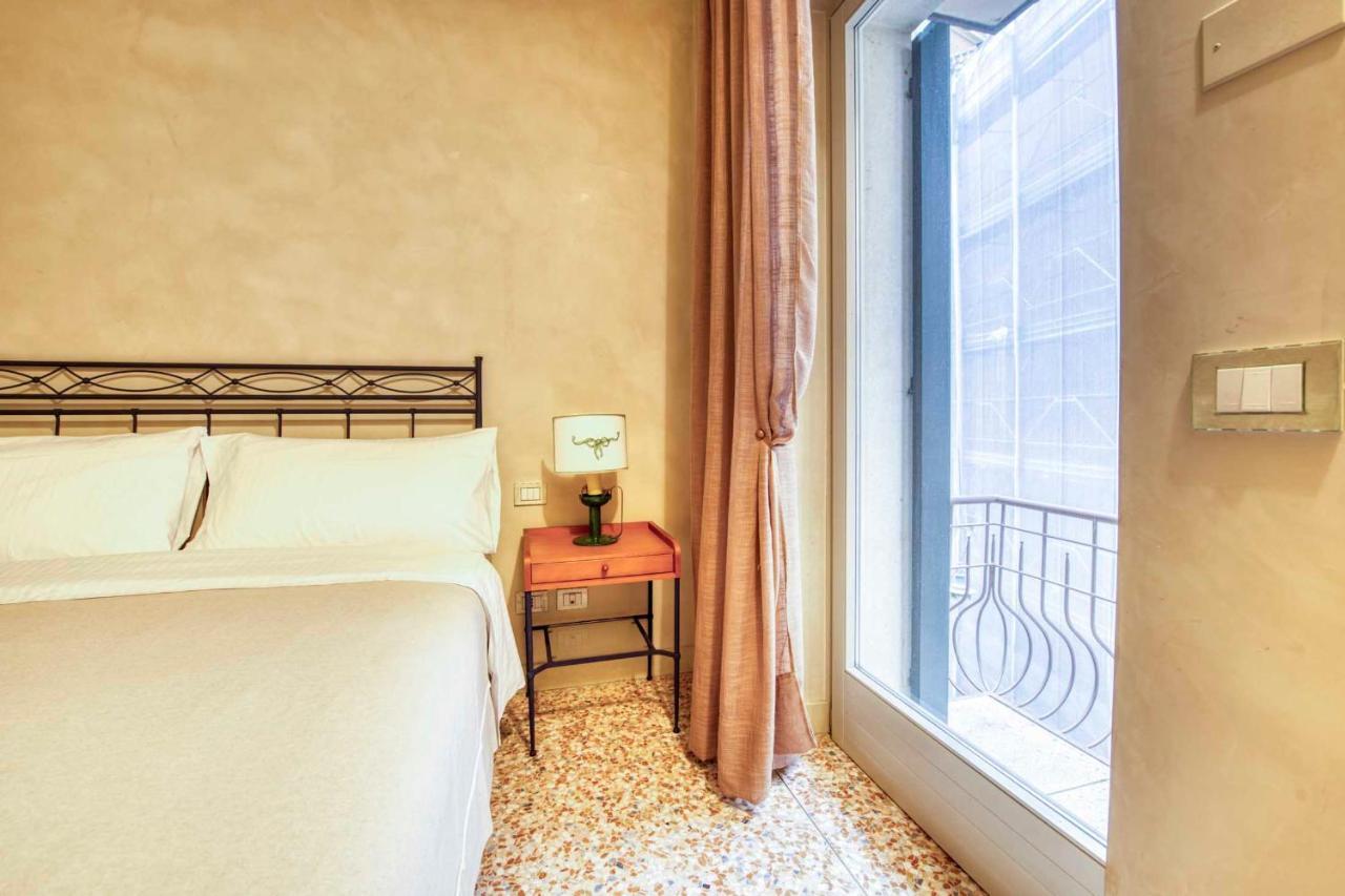 Apartmentsarena - Suite Mercatorum - Piazza Erbe 维罗纳 外观 照片