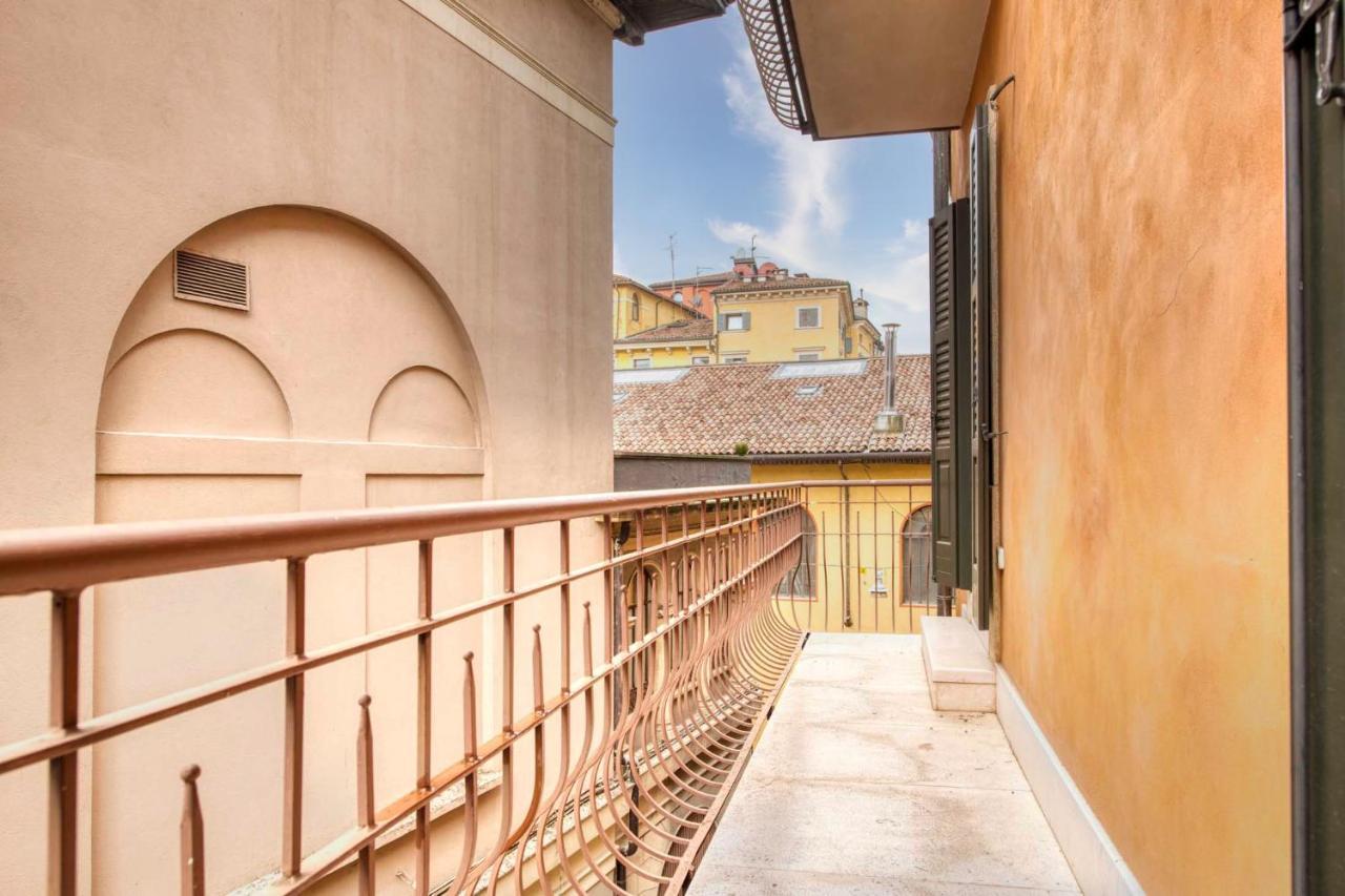Apartmentsarena - Suite Mercatorum - Piazza Erbe 维罗纳 外观 照片